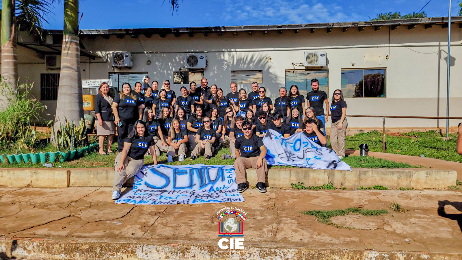 Emotiva Bienvenida y Tradición Solidaria en el CIE: Así Comenzó el 2025 para los Estudiantes del Tercer Año